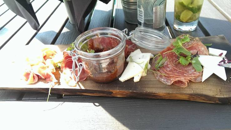 Ассорти итальянских сыров и ветчины на двоих. Italian ham and cheese platter for two. paat1