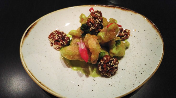 Хрустящие креветки-васаби. Crispy wasabi prawns.